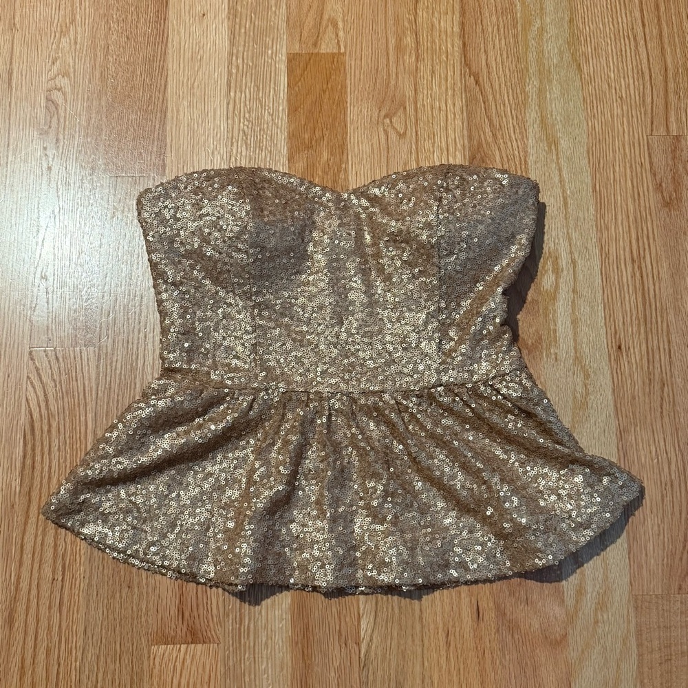 Vintage y2k Forever 21 new with tags. Gold sequin corset/peplum top